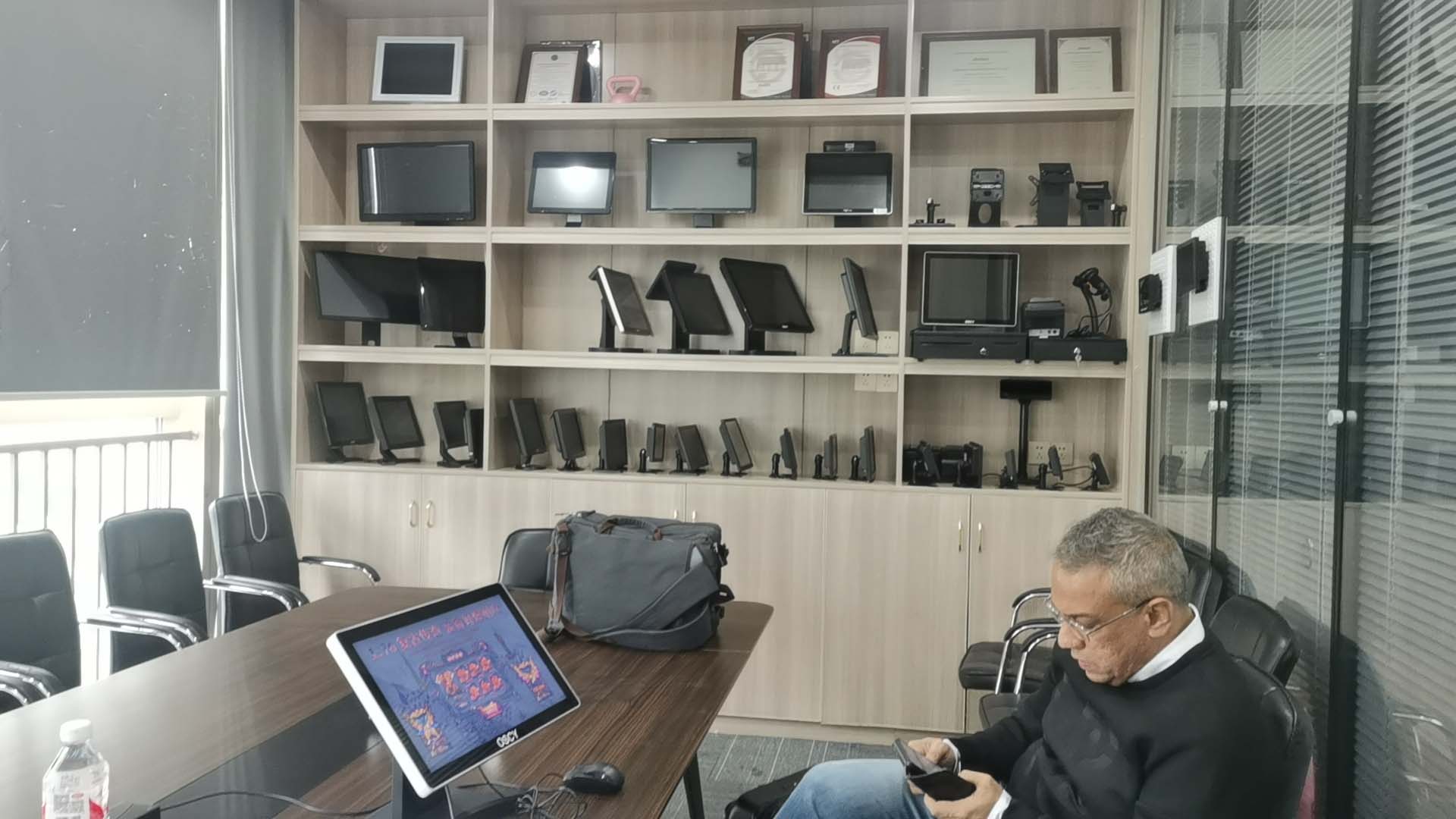 15.6 inch pos